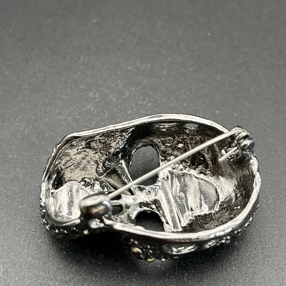 Skull‎ Rhinestones Bedazzled Black Lapel Hat Pin